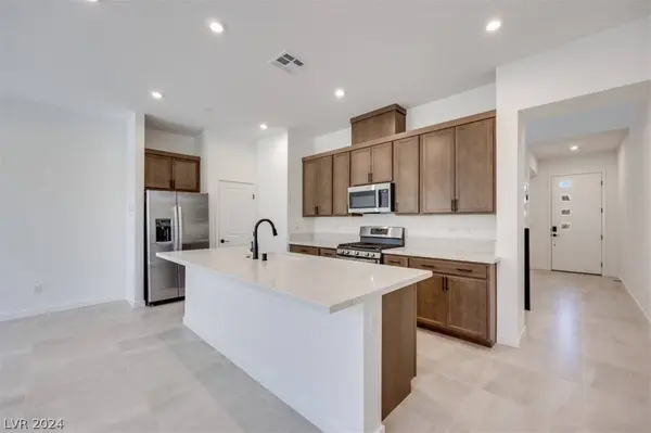 10135 Evergreen Pine Street, Las Vegas, NV 89166