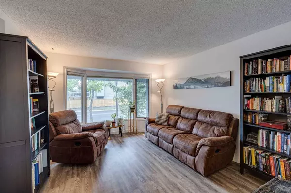 7828 Ranchview DR NW, Calgary, AB T3G1X8