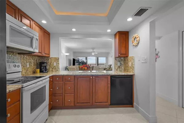 14950 GULF BLVD #807, Madeira Beach, FL 33708