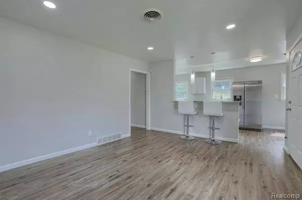 15533 STEPHENS Drive, Eastpointe, MI 48021