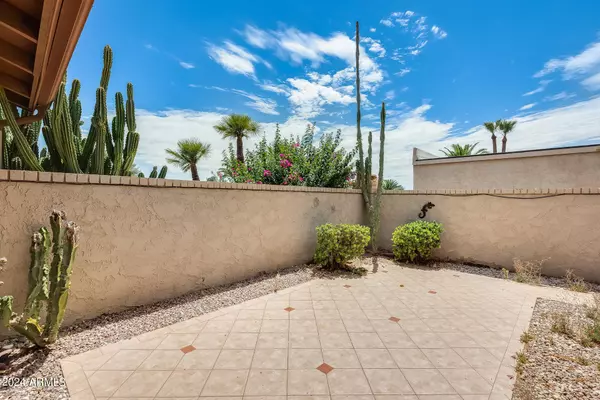 974 LEISURE WORLD Drive, Mesa, AZ 85206