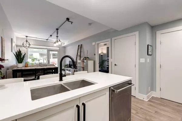 46 9 ST NE #106, Calgary, AB T2E 7Y1