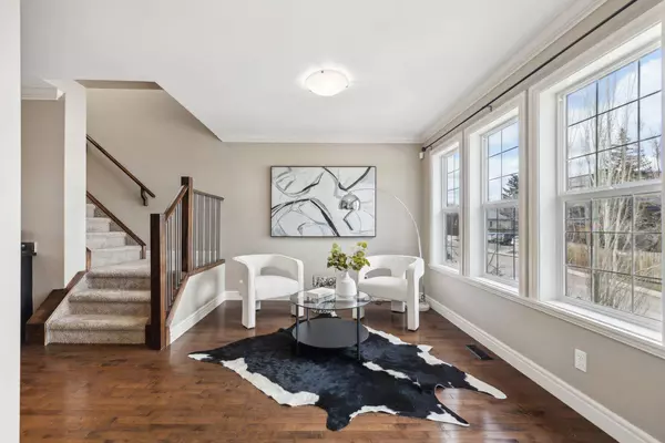 419 34 AVE NE, Calgary, AB T2E2J8