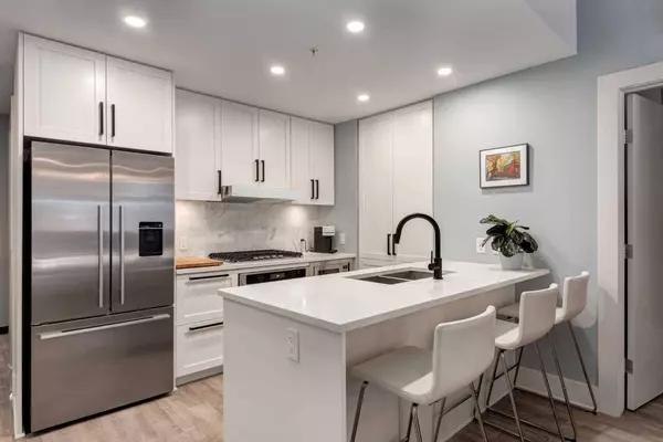 46 9 ST NE #106, Calgary, AB T2E 7Y1