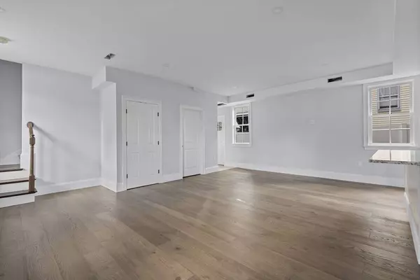 122 Birch St, Boston, MA 02131