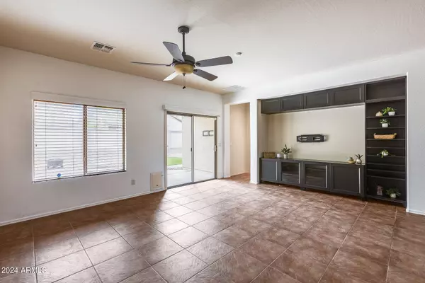 11806 W PATRICK Lane, Sun City, AZ 85373