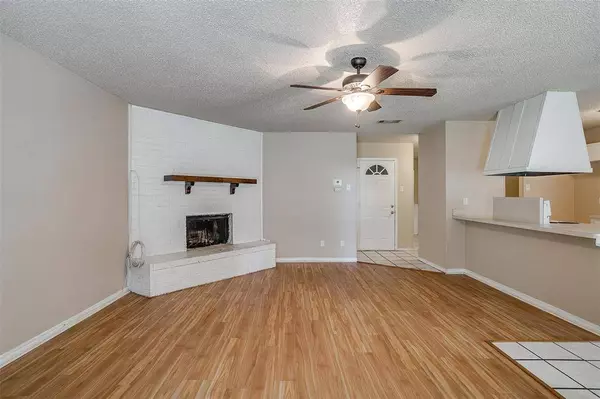 540 Edwards Drive, Saginaw, TX 76179