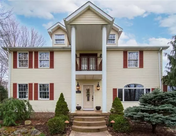 1567 Greensleaves CIR, Hubbard, OH 44425