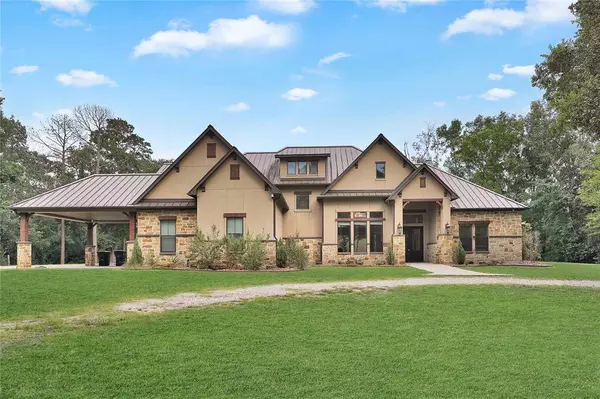 403 W Spreading Oaks AVE, Friendswood, TX 77546