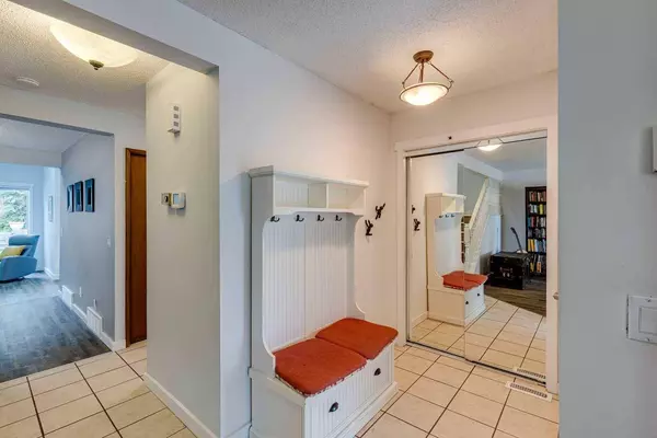 7828 Ranchview DR NW, Calgary, AB T3G1X8