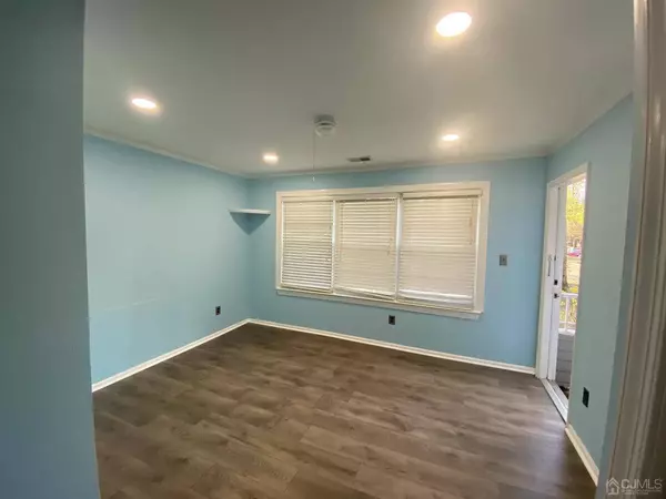 2203 Candlelight CT, Helmetta, NJ 08828