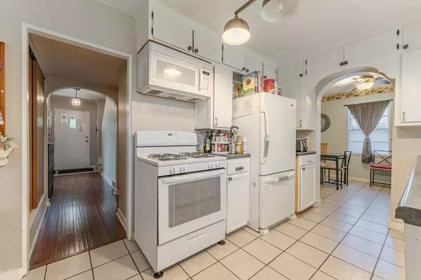 12757 Mozart ST, Blue Island, IL 60406