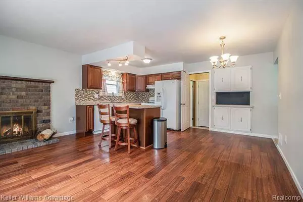 6582 Sturbridge Lane, Canton, MI 48187