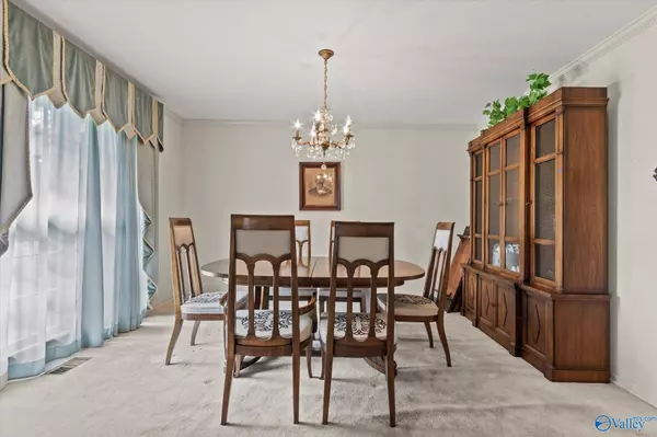 2323 Brookwood Drive SE, Decatur, AL 35601