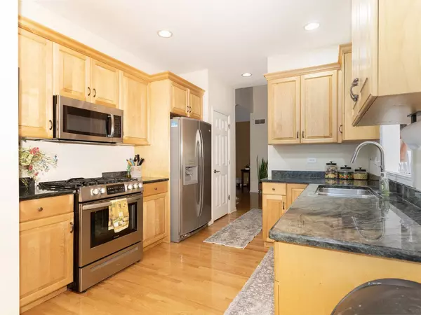 29W521 Cerny Circle, Warrenville, IL 60555