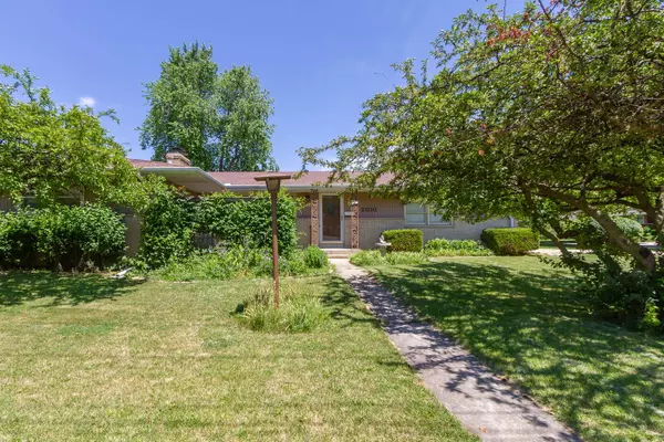 2010 Oak ST, St. Charles, IL 60174