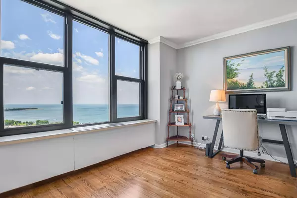 3150 N Lake Shore DR #33C, Chicago, IL 60657