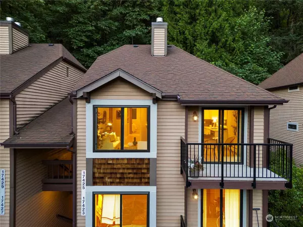 17425 NE 88th PL #C, Redmond, WA 98052