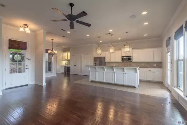 10516 HILL POINTE AVE, Baton Rouge, LA 70810