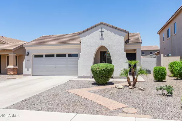1672 W DUGAN Drive, San Tan Valley, AZ 85144