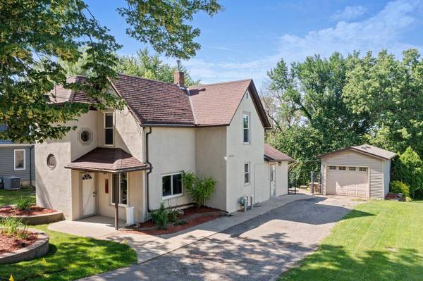 204 W Forest ST, Belle Plaine, MN 56011