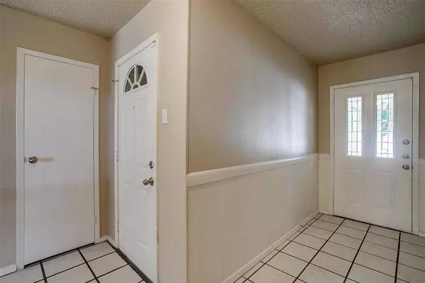 540 Edwards Drive, Saginaw, TX 76179