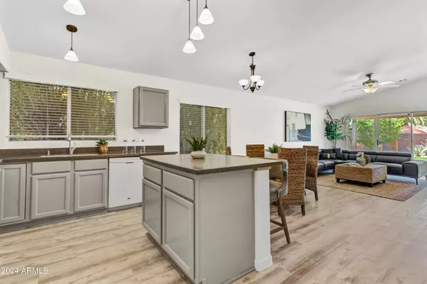 681 E GAIL Drive, Chandler, AZ 85225