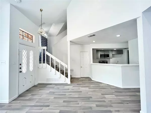 616 Lochngreen Trail, Arlington, TX 76012