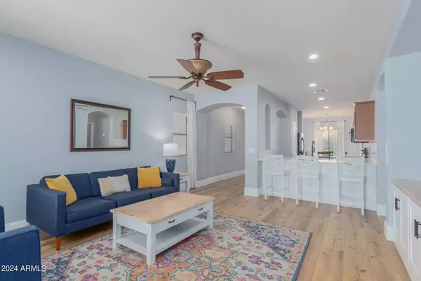 1672 W DUGAN Drive, San Tan Valley, AZ 85144