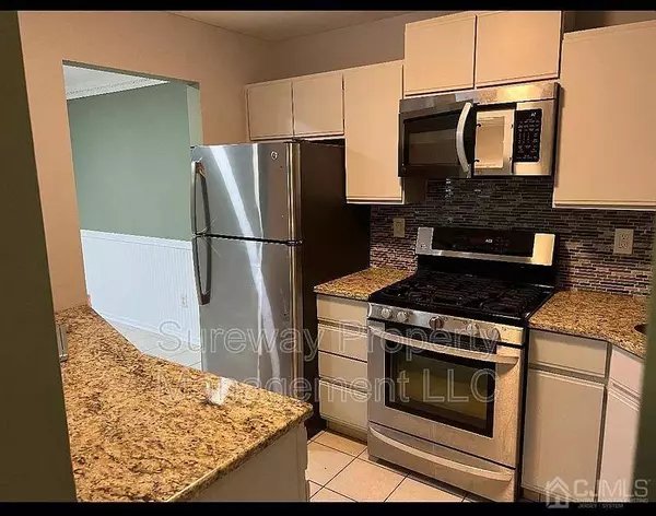 2203 Candlelight CT, Helmetta, NJ 08828