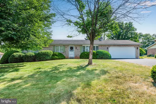 10 ENCK DR, Boiling Springs, PA 17007