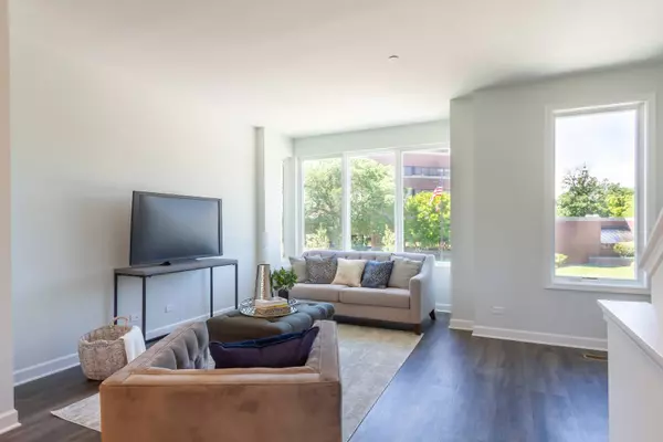 1193 Shermer RD, Northbrook, IL 60062