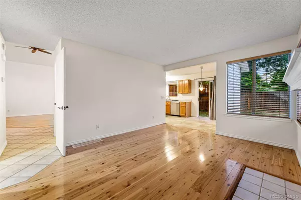 8198 S Clarkson CT, Centennial, CO 80122