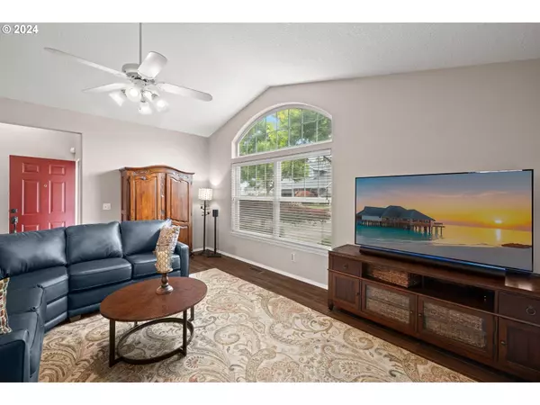 8696 NE SWIRE ST, Hillsboro, OR 97006