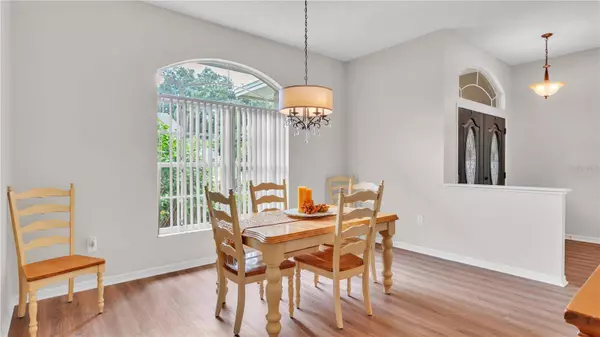 5862 CHARLOMA DR, Lakeland, FL 33812