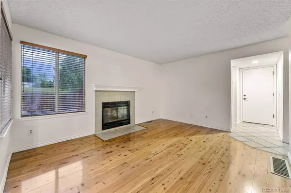 8198 S Clarkson CT, Centennial, CO 80122