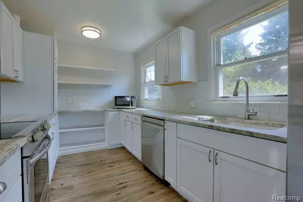 15533 STEPHENS Drive, Eastpointe, MI 48021