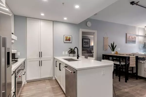 46 9 ST NE #106, Calgary, AB T2E 7Y1