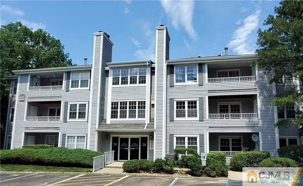 2203 Candlelight CT, Helmetta, NJ 08828