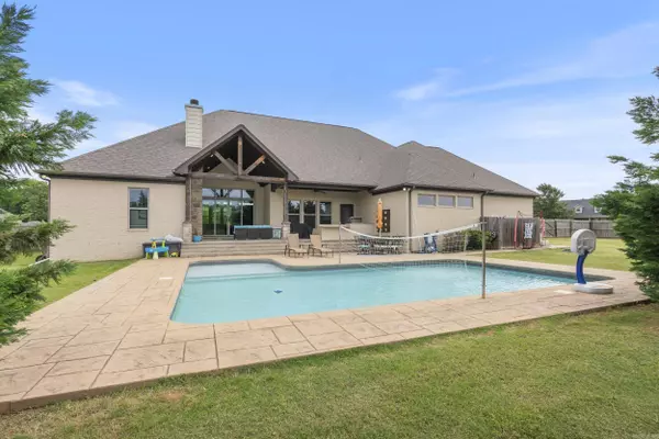 2605 Glohaven Drive, Conway, AR 72034