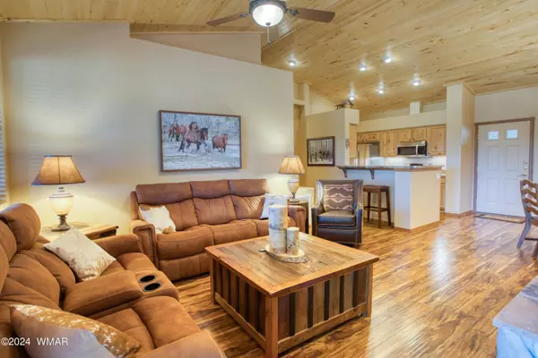 1341 S Spruce LN, Show Low, AZ 85901