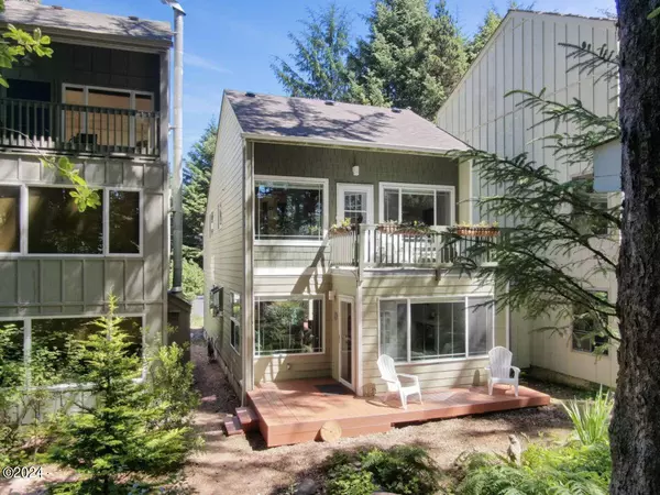 1286 SW Meadow LN, Depoe Bay, OR 97341