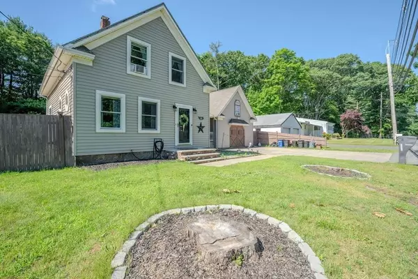 44 Pine St, Peabody, MA 01960