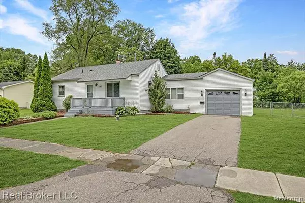 1482 ALBERTA Avenue, Burton, MI 48509