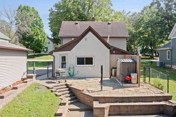 204 W Forest ST, Belle Plaine, MN 56011