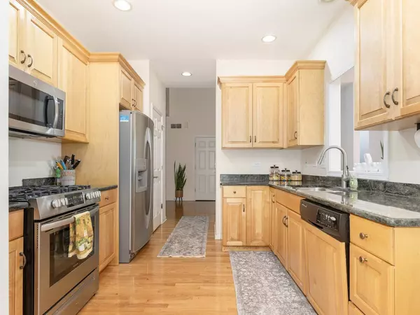 29W521 Cerny Circle, Warrenville, IL 60555