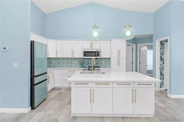 2824 W Apricot DR, Beverly Hills, FL 34465