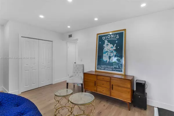 6667 Miller Dr #37, South Miami, FL 33155