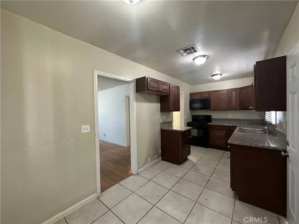 18819 Wyandotte ST, Reseda, CA 91335