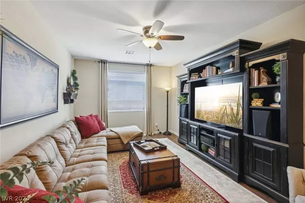 7370 Southern Magnolia Street, Las Vegas, NV 89149